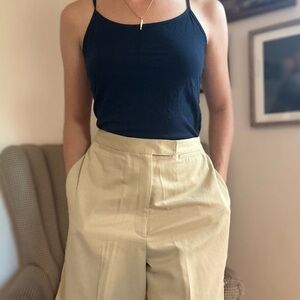 Women’s tailored Beige Izod golf shorts